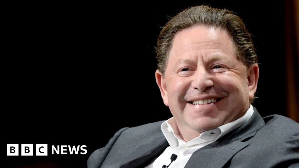 Activision Blizzard employees call for boss to step down Activision Blizzard employees call for boss to step down