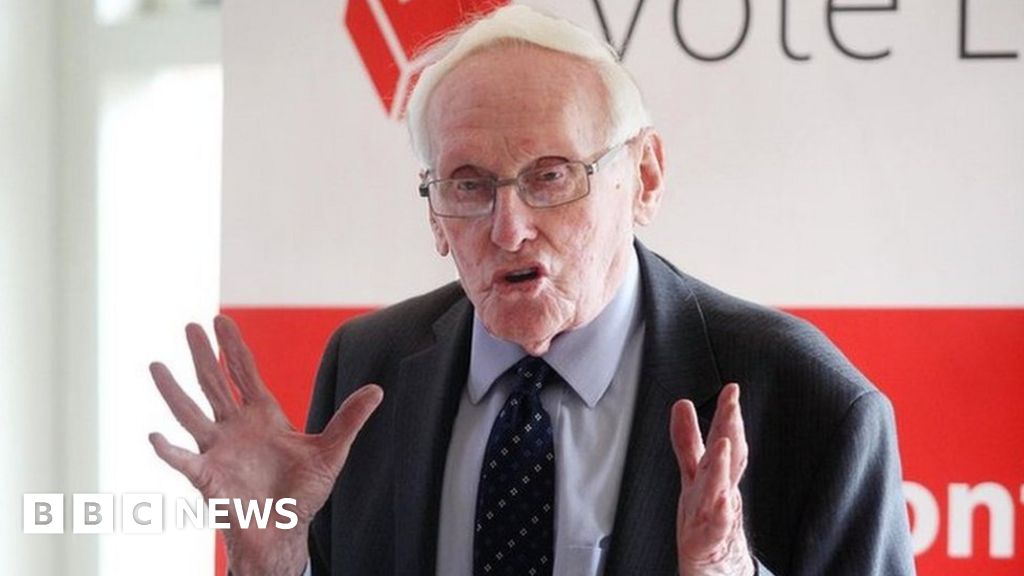 Wrightbus founder Sir William Wright dies Wrightbus founder Sir William Wright dies