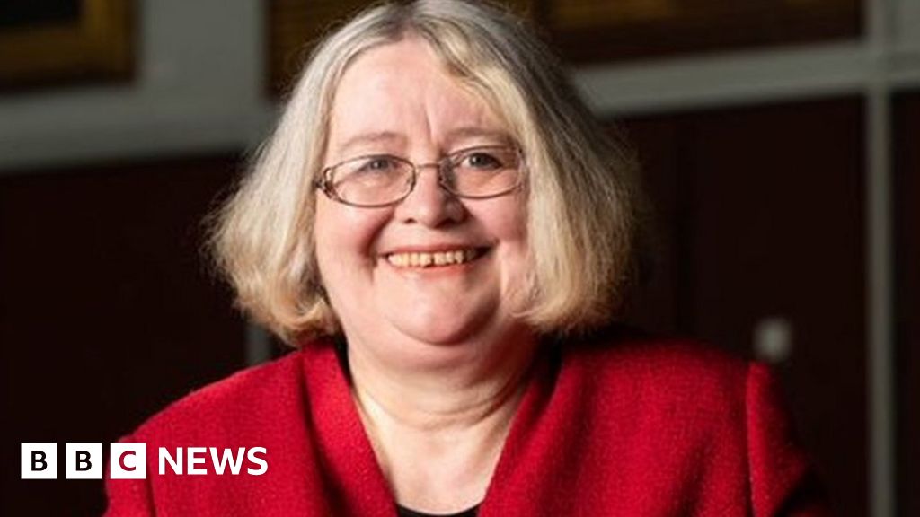 Tributes paid to council’s first female leader
