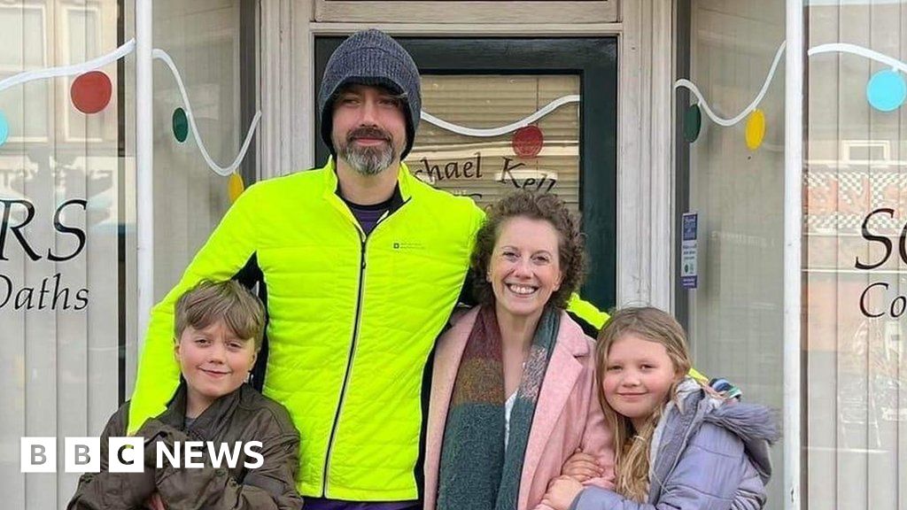 Man runs from Ewloe to Bristol to fund wife’s cancer treatment Man runs from Ewloe to Bristol to fund wife’s cancer treatment