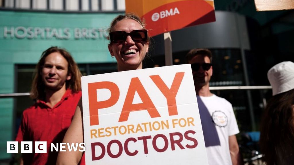 NHS consultants reject latest pay offer NHS consultants reject latest pay offer