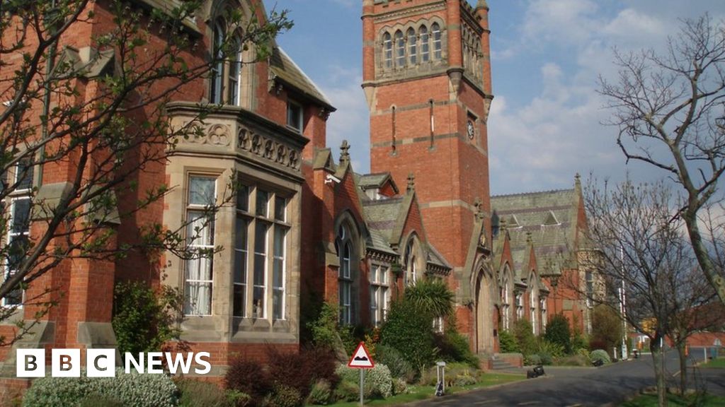 Pupils do not feel safe in Merchant Taylors’ Boy’s School, Crosby – report Pupils do not feel safe in Merchant Taylors’ Boy’s School, Crosby – report