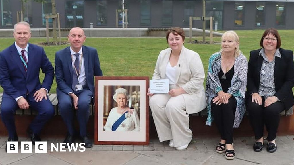 Scunthorpe park and gardens renamed to honour late Queen Scunthorpe park and gardens renamed to honour late Queen