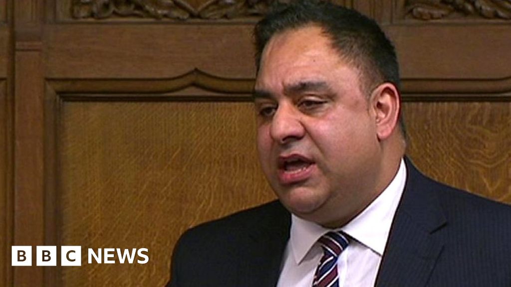 Shadow minister quits Labour front bench over Gaza Shadow minister quits Labour front bench over Gaza
