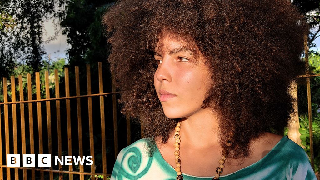 ‘I don’t want to burden the world with my child’