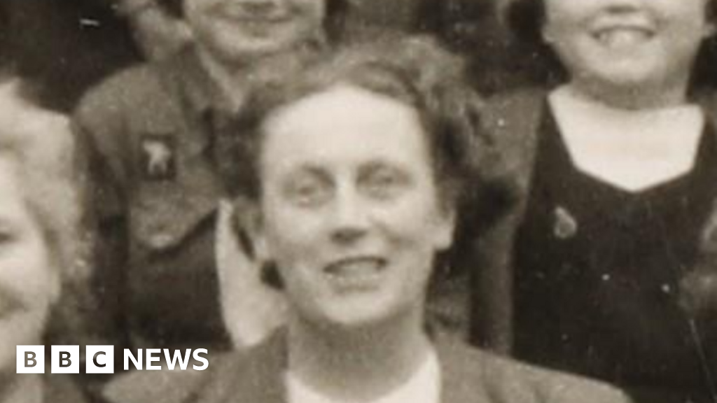 Teaching pioneer honoured with blue plaque Teaching pioneer honoured with blue plaque