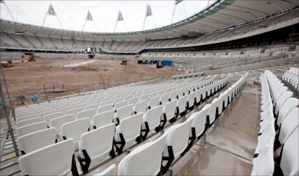 Peter Tatchell confronts BNP’s Nick Griffin Peter Tatchell confronts BNP’s Nick Griffin