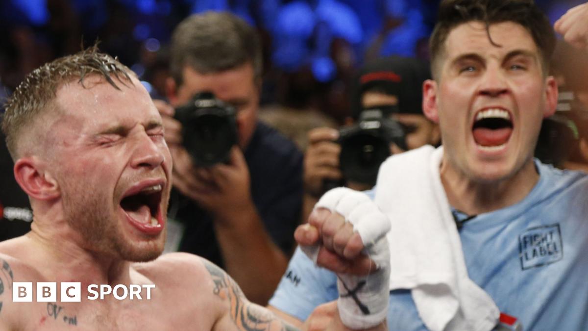 Carl Frampton beats Leo Santa Cruz to win WBA world featherweight title in New York Carl Frampton beats Leo Santa Cruz to win WBA world featherweight title in New York