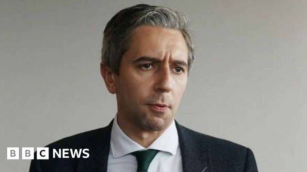 Simon Harris confirms bid for Fine Gael leadership Simon Harris confirms bid for Fine Gael leadership