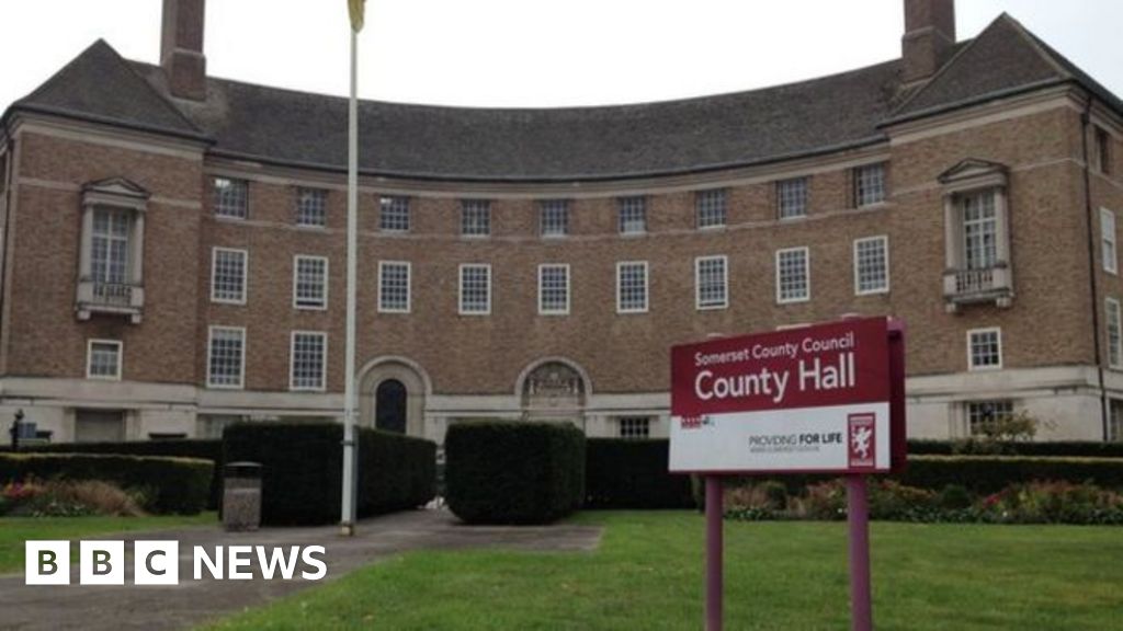 Somerset children’s centre closures considered Somerset children’s centre closures considered