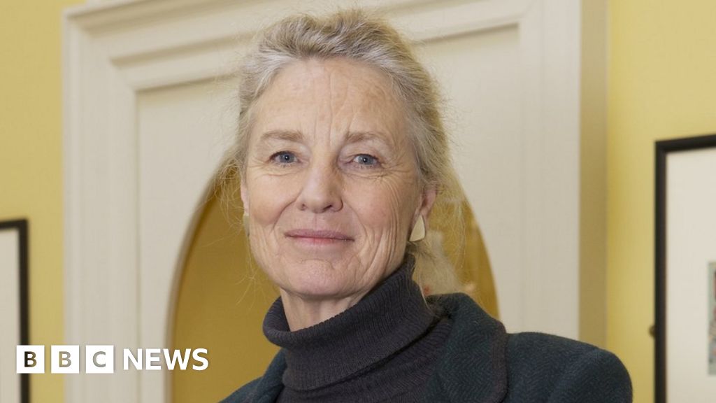 Bath Spa University chief paid £800,000 in final year