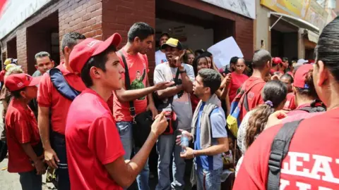BBC Supporters of President Maduro at a rally