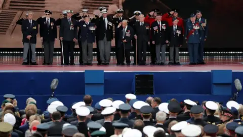 Reuters Veterans went on stage to be honoured by the audience