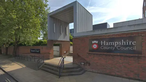 Google Hampshire County Council Elizabeth ll Court