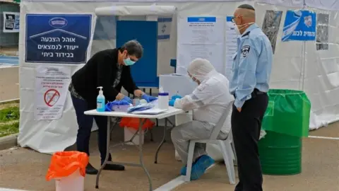Getty Images Polling station for self-quarantined voters in Israel (02/03/20)