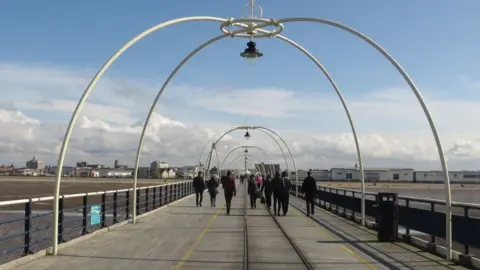 Graham Robson/Geograph Southport pier