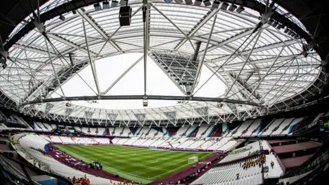 NurPhoto The London Stadium