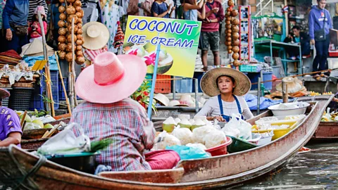 Isa Foltin/GettyImages For a day trip, Damnoen Saduak, about 100km southwest of Bangkok is the most famous of Thailand's floating markets. (Credit:Isa Foltin/GettyImages)