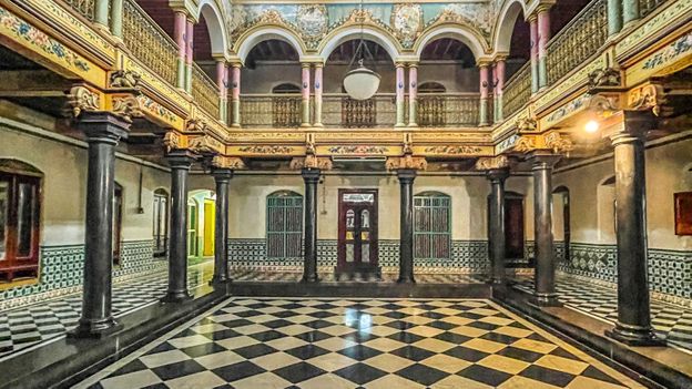 India’s 10,000 forgotten mansions